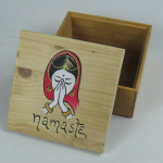 Scatola in legno con Namasté